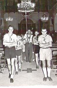 SCOUTS DE FRANCE 5 EME ORAN GROUPE SAINT LOUIS N32 PROCESSION A L EGLISE ST LOUIS